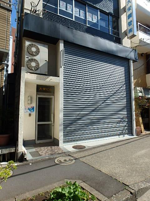 大栄ビルエントランス①