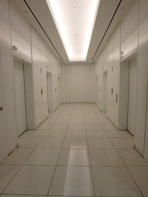 ホール④