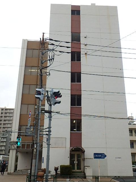 カクマルビル外観②