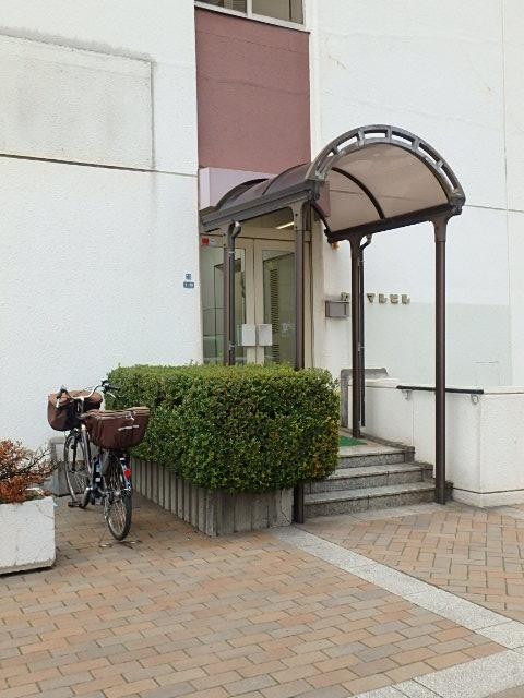 カクマルビルエントランス①