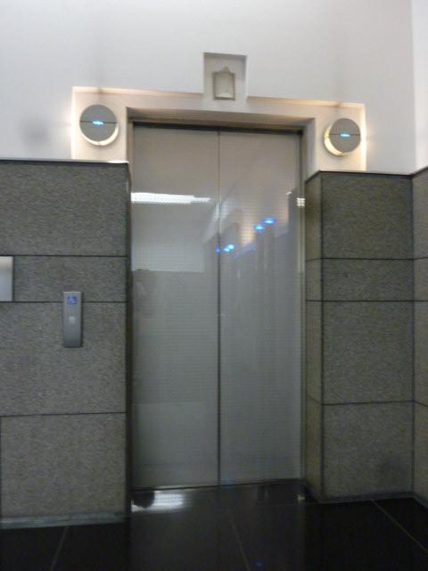 ホール②