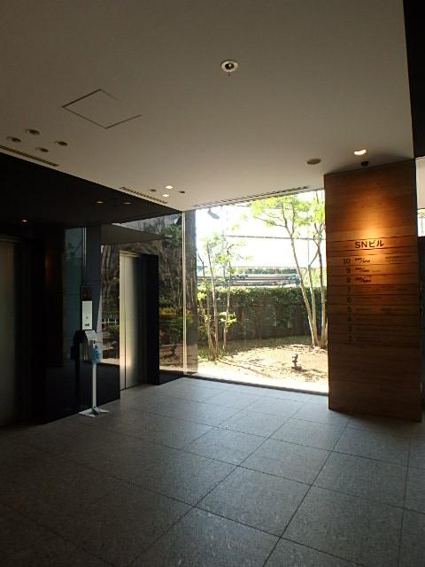ホール①