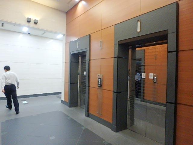 ホール①