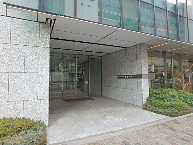 港南ビルエントランス①