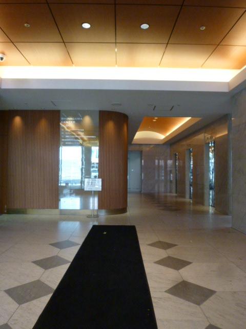 ホール①