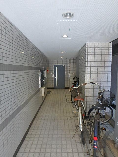 アクティ２１ビルエントランス③