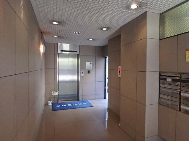 ホール①