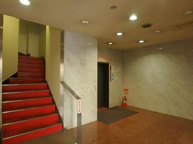 ホール①