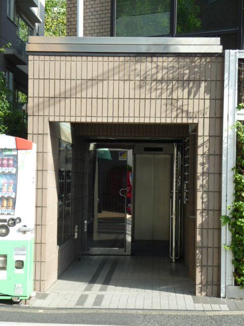 長谷川グリーンビルエントランス①