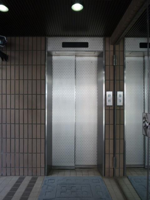 長谷川グリーンビルエントランス②