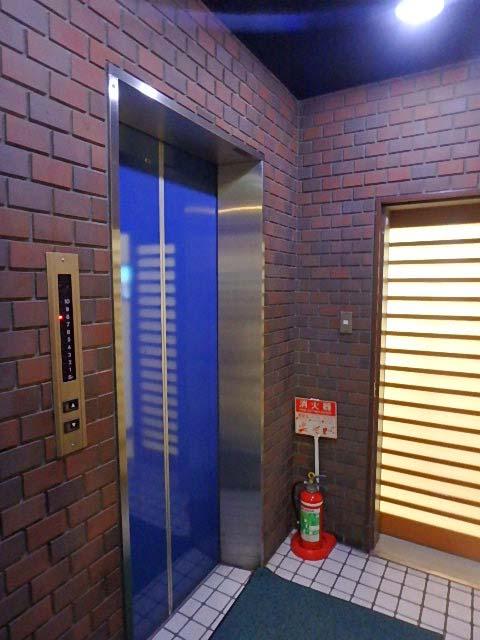 ホール①