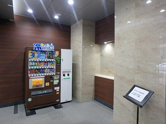 ホール①