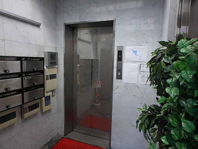 ホール①