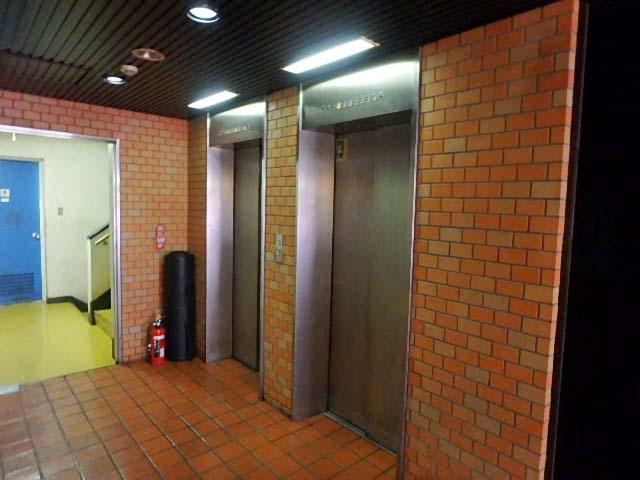ホール①