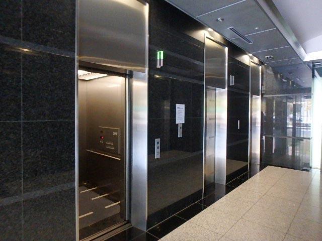 ホール④