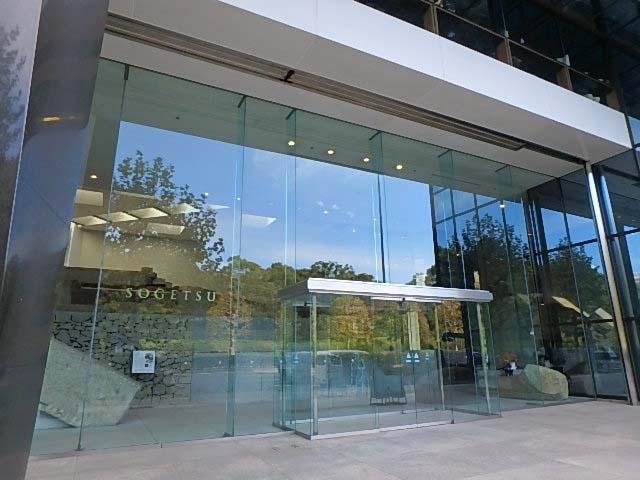 草月会館エントランス②