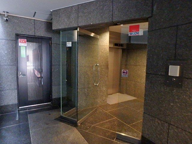 陶香堂ビルエントランス③