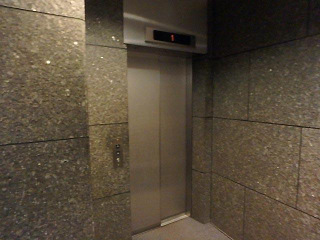 陶香堂ビルホール②