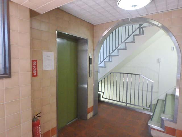 ホール②