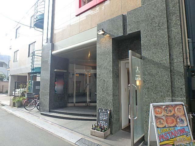 青山第２和田ビルエントランス①