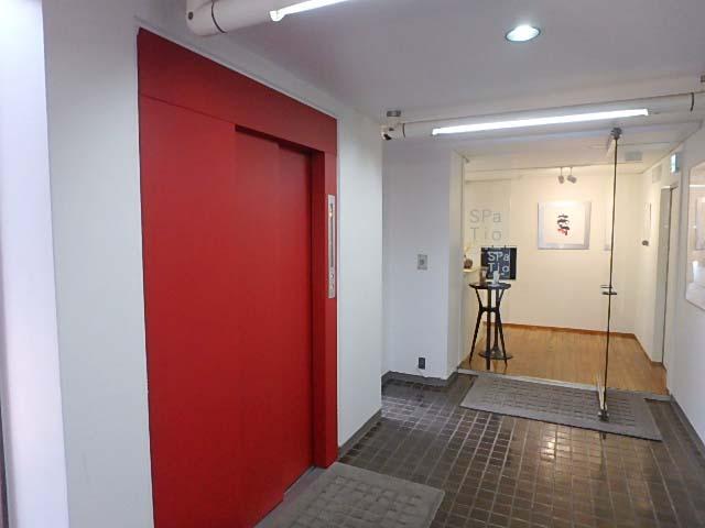 ホール①