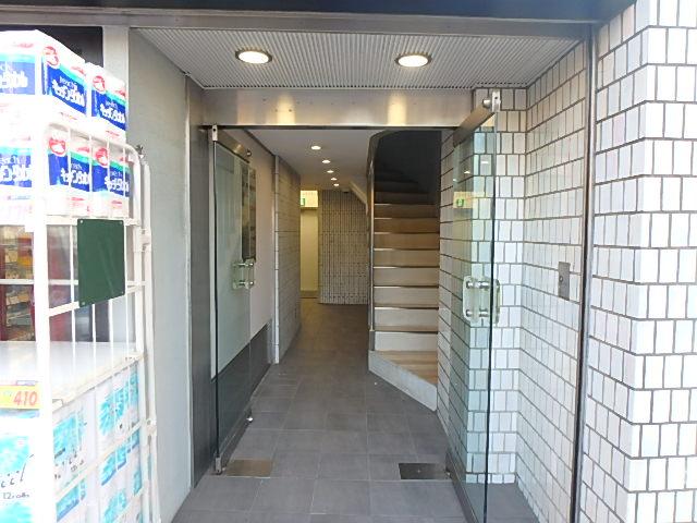青山サクセスビルエントランス②