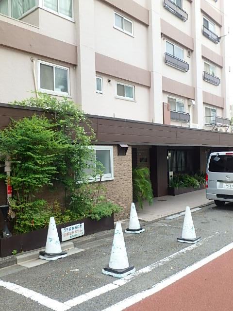 エントランス①