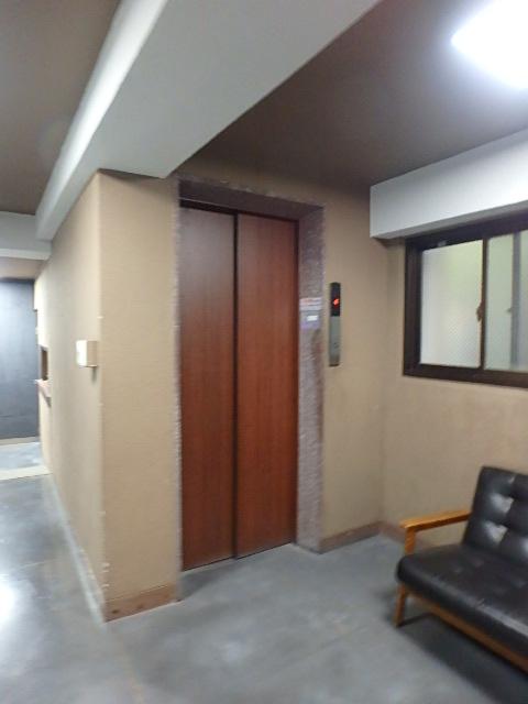 ホール④