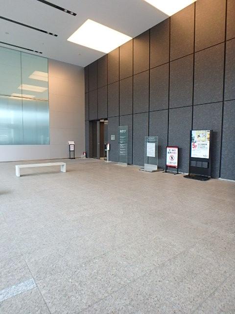 ホール①
