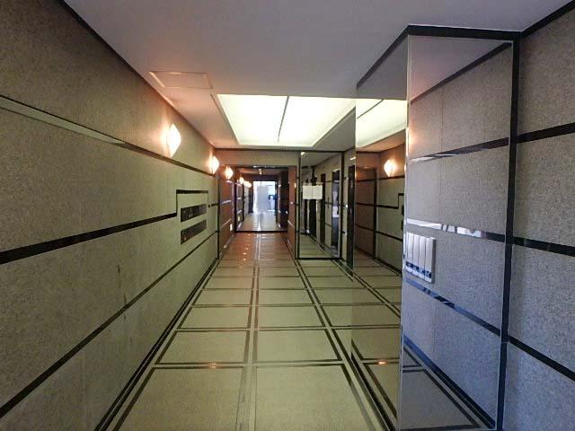 ホール①