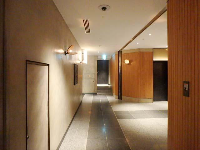 ホール③