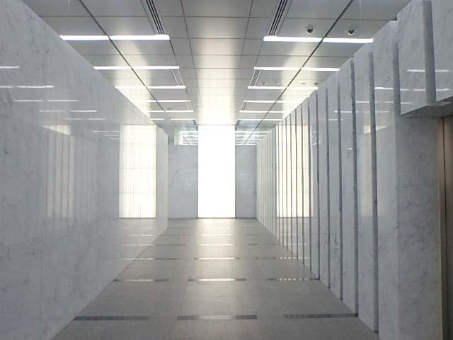 ホール①