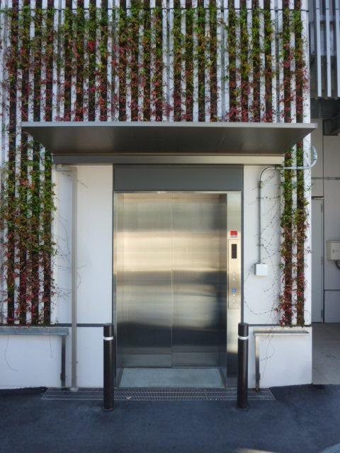 エントランス②