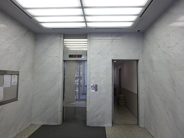 ホール①
