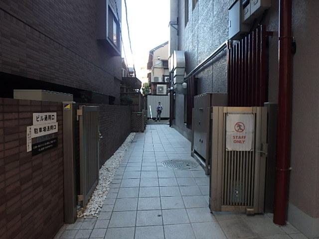 石坂ビルエントランス①