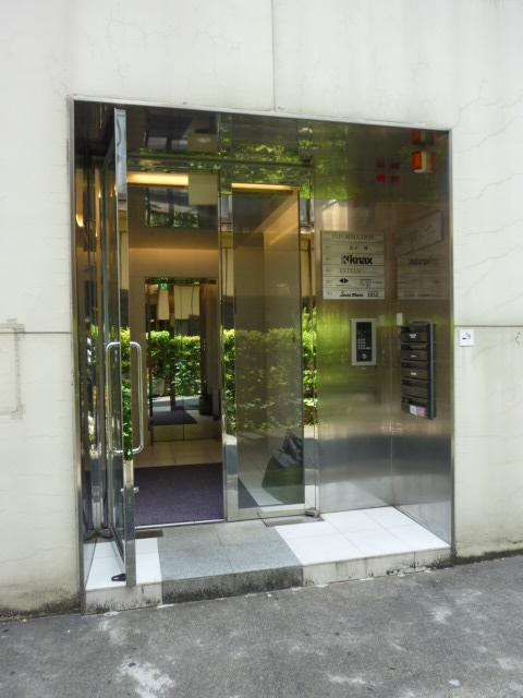 鈴円代官山ビルエントランス①