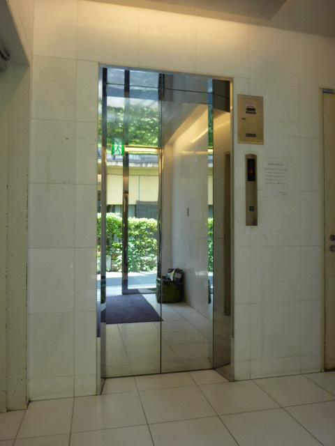 鈴円代官山ビルエントランス②