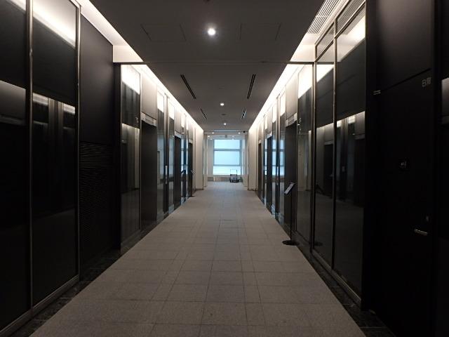 ホール④