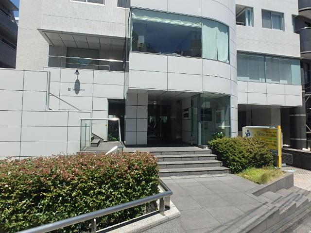 代官山ウエストビルエントランス①