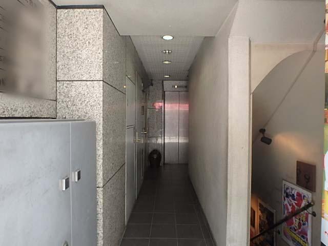 ホール①
