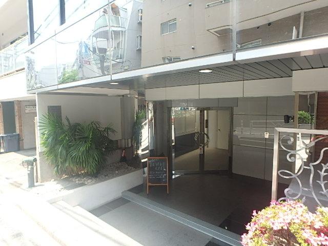 渋谷桜丘町ビルエントランス①