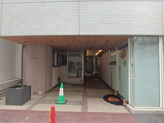 青山アイビスビルエントランス①