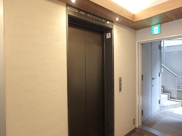 青山アイビスビルホール①