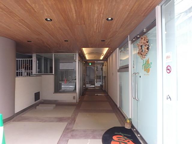 青山アイビスビルエントランス②