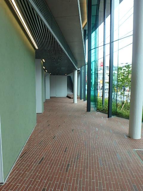 ホール④