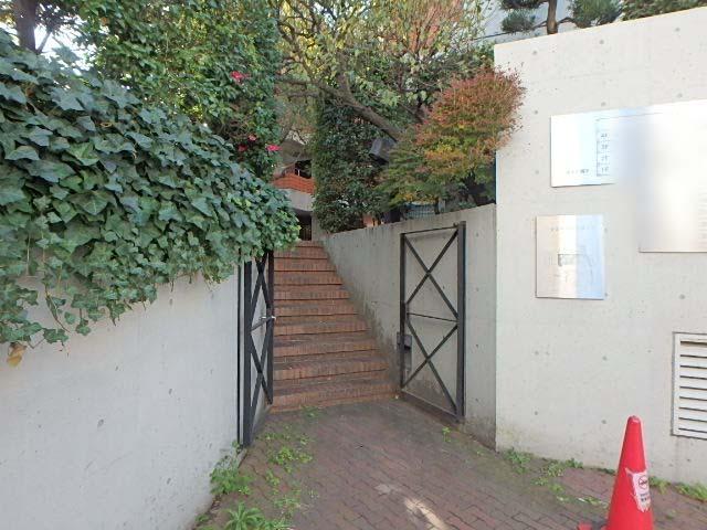 エントランス①