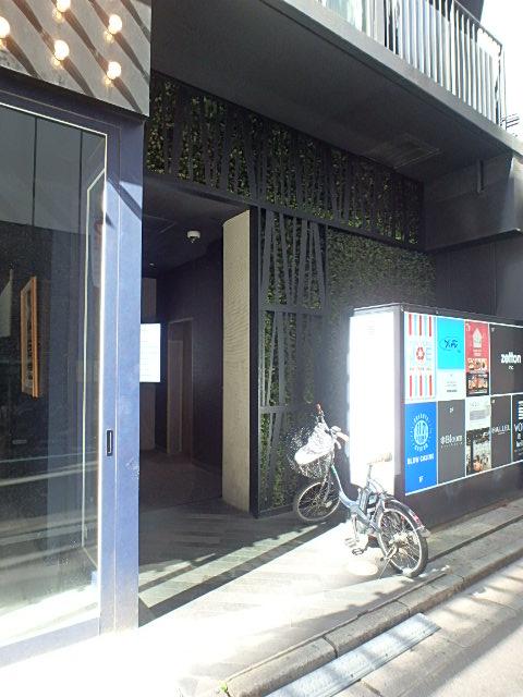 エントランス①