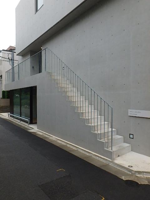 エントランス①