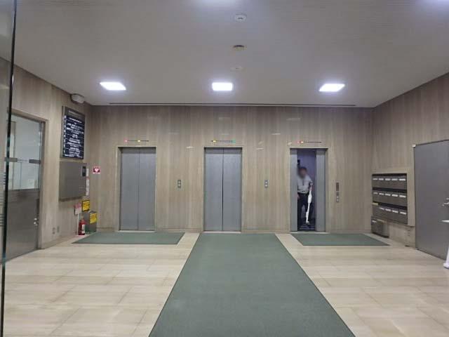 ホール①