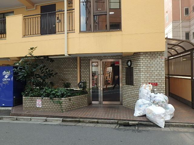 代々木パレスビルエントランス①